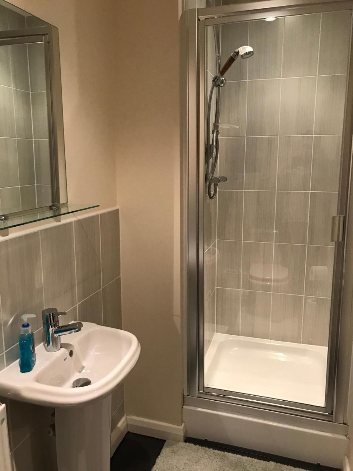 Comfortable 3-Storey House With Free Car Parking Manchester Exteriör bild